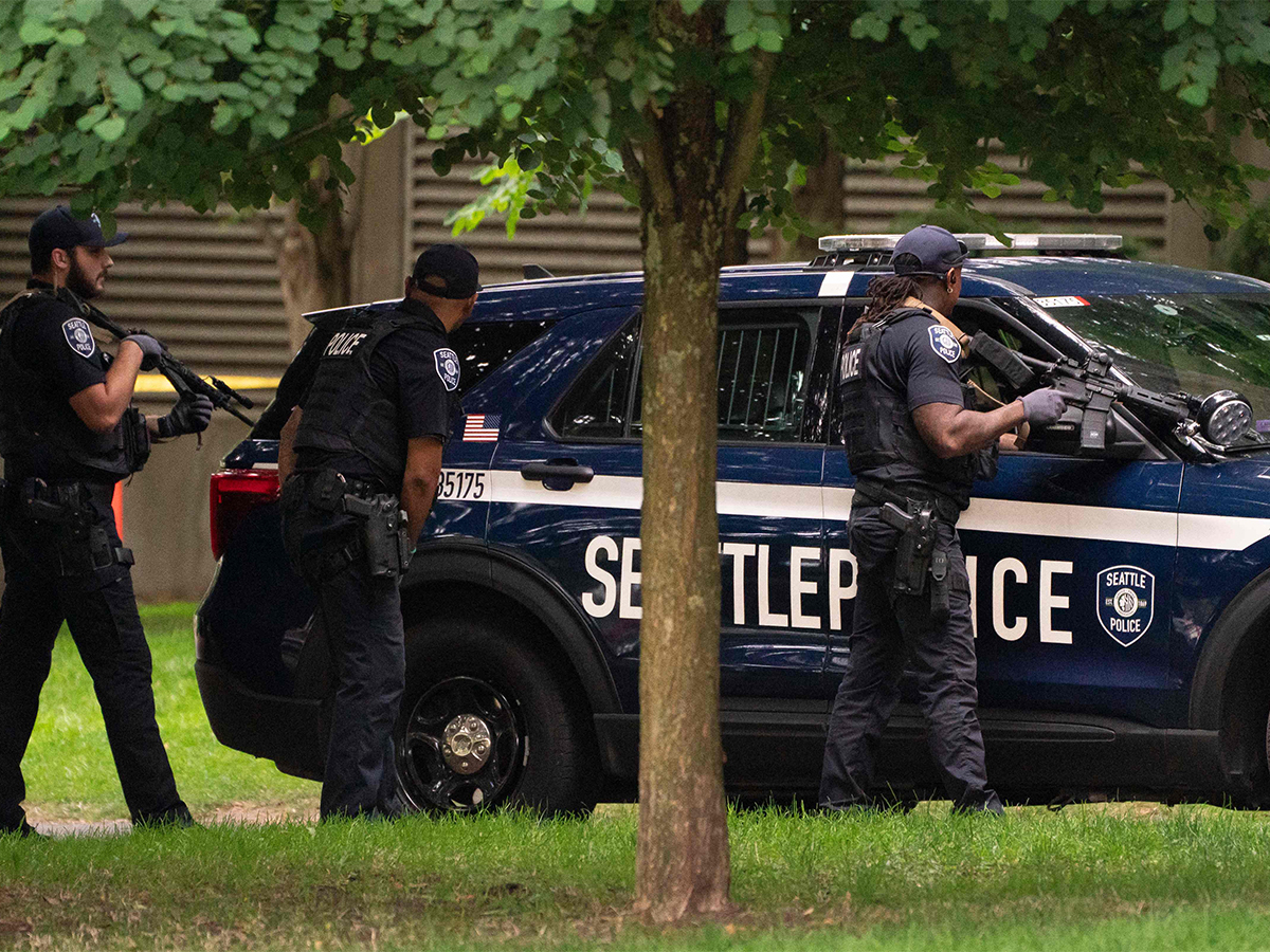 مقتل شخصين وإصابة آخرين في حادث إطلاق نار بمدينة سياتل الأمريكية