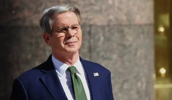 وزير الخزانة الأمريكي: قد نرفع العقوبات عن شركات النفط الروسية