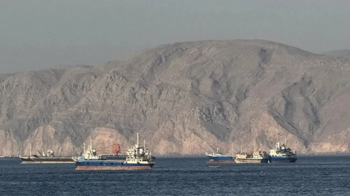 إيران.. سماع دوي انفجارات في جزيرتي سيريك وقشم