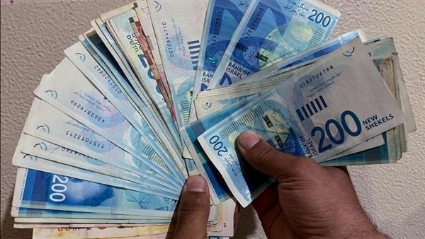 احتياطي النقد الأجنبي لإسرائيل يفقد 1.4 مليار دولار في مارس لدعم الشيكل