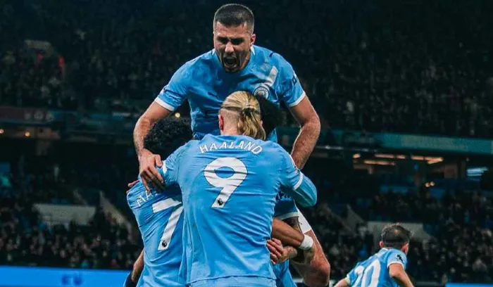 مانشستر سيتي يتجاوز نيوكاسل بثنائية ويشعل المنافسة على لقب "البريميرليج"