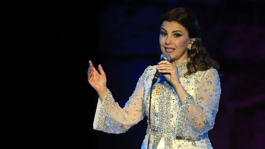ماجدة الرومي تغني مع جمهور قرطاج للحب والسلام