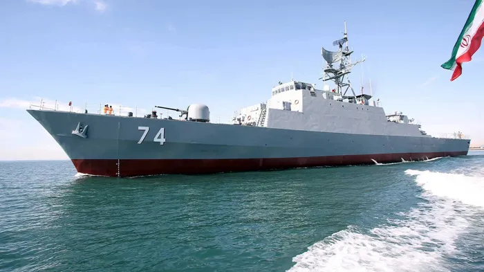 سريلانكا تعلن غرق سفينة تابعة للبحرية الإيرانية قبالة سواحلها وإنقاذ 30 بحارا