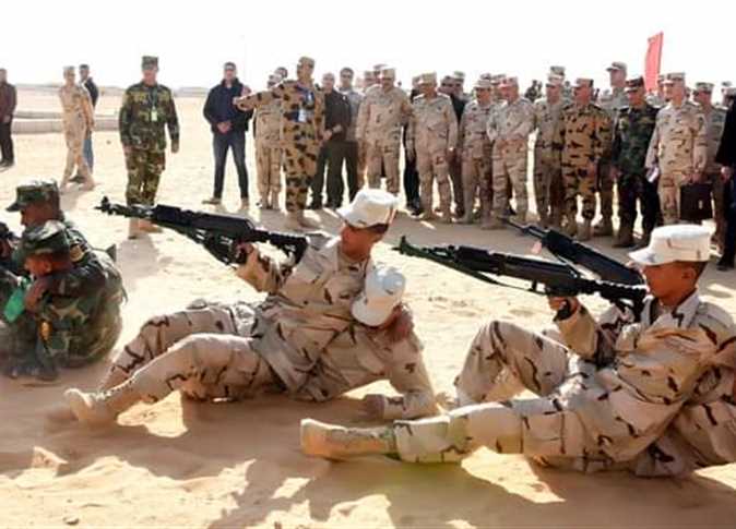 الفريق أول عبد المجيد صقر القائد العام للقوات المسلحة وزير الدفاع والإنتاج الحربى يتفقد  عدد من وحدات القوات المسلحة 