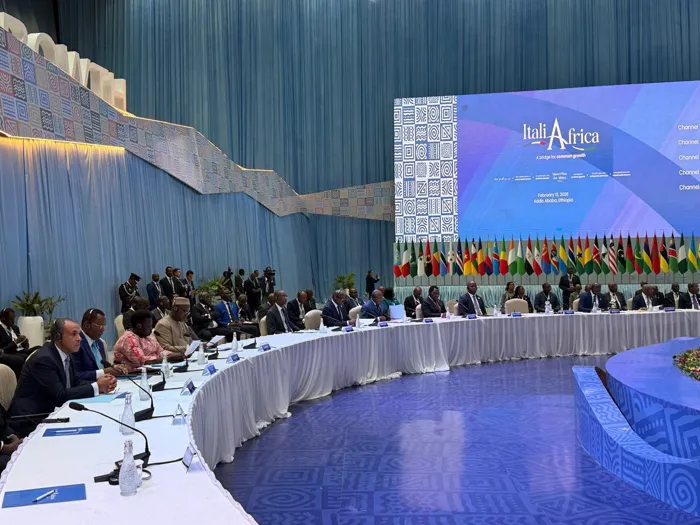 قمة إيطاليا-إفريقيا.. مصر تطالب العالم بمواجهة أزمة الهجرة