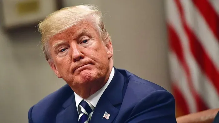 استنادا للمادة 122.. ترامب يتحدى المحكمة العليا برسوم جمركية جديدة