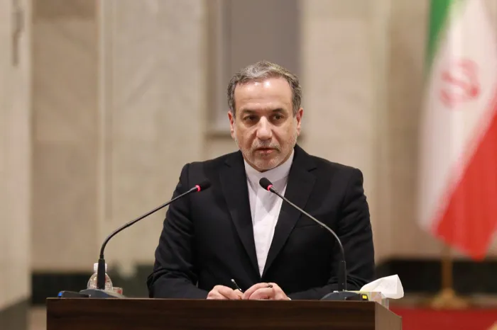إيران: نتنياهو يجر الآخرين لإنقاذه وعلى العالم اليقظة لذلك
