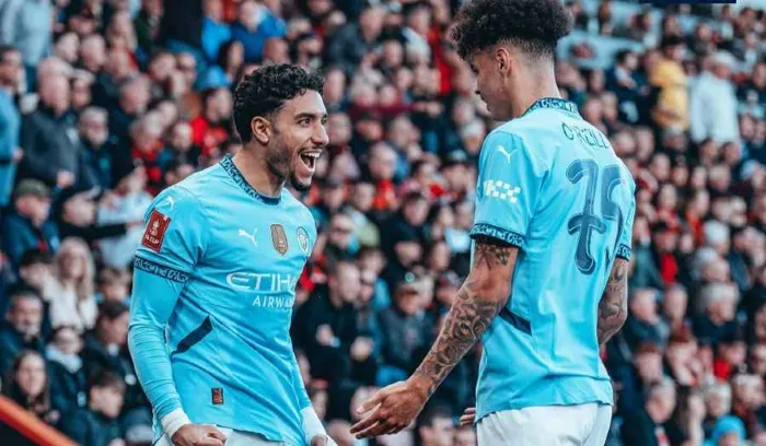 مانشستر يونايتد يعطل السيتي في سباق التأهل لدوري الأبطال