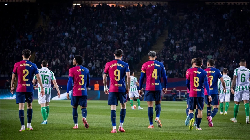  برشلونة يرفض هدية فالنسيا ويتعادل مع ريال بيتيس