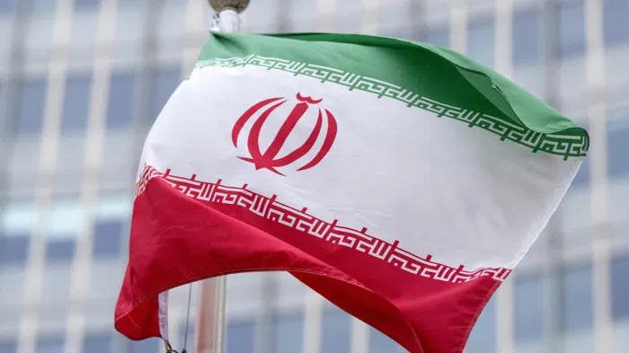بسبب التهديدات .. طهران تلوح بطرد مفتشي الطاقة الذرية وإخفاء اليورانيوم المخصب
