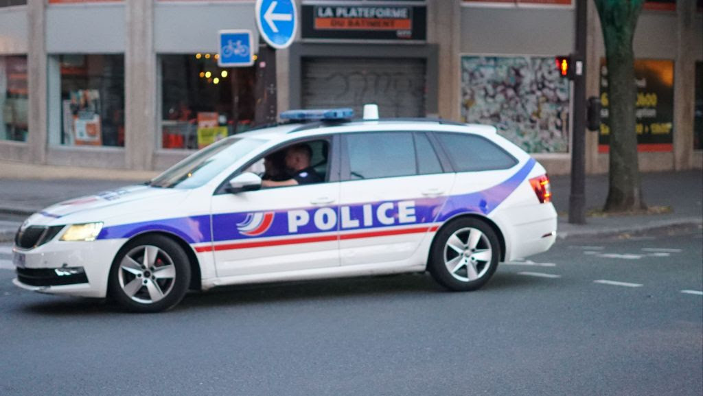 فرار شبان من جنسيات عربية من مركز احتجاز في فرنسا