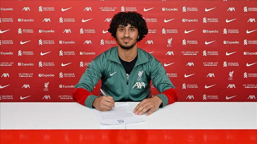  ليفربول يوقع عقدا احترافيا مع المصري الشاب كريم أحمد
