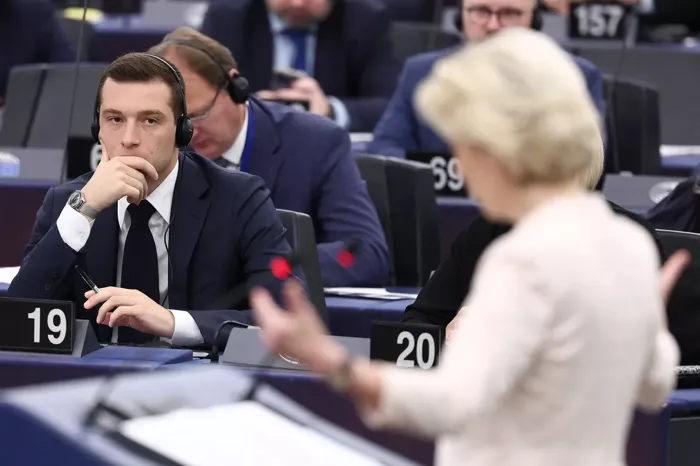 تحالف الوسط واليمين.. انتقام سياسي يسقط "الحاجز الصحي" بالبرلمان الأوروبي