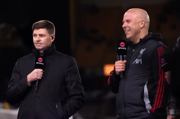 جيرارد: سلوت يستحق الفرصة لكن صبر جماهير ليفربول محدود