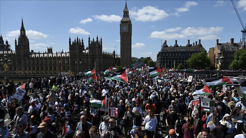 مسلمو بريطانيا يطالبون بوقف مبيعات الأسلحة لإسرائيل والاعتراف بفلسطين