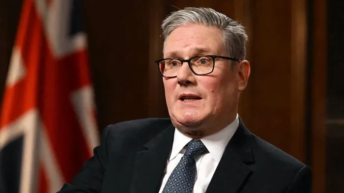 ستارمر يدعو أوروبا للحد من اعتمادها الدفاعي على واشنطن