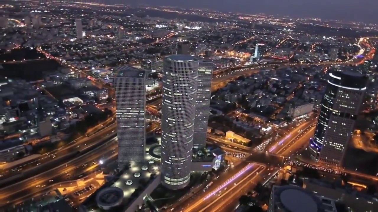 صفارات الإنذار تدوي في وسط إسرائيل بعد إطلاق رشقة كبيرة جدا من الصواريخ من لبنان