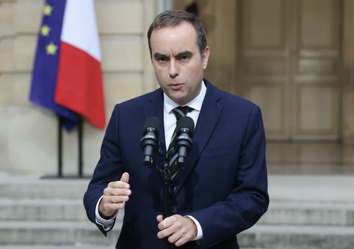 رئيس وزراء فرنسا: نحن أول دولة أوروبية تعارضت مع حكومة نتنياهو.. ولا توجد أي مبيعات للأسلحة إلى إسرائيل