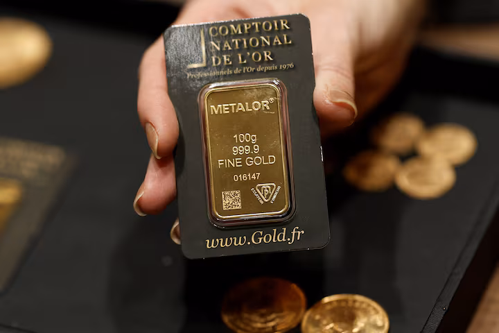 الذهب يرتفع مع تراجع النفط عقب تمديد وقف إطلاق النار مع إيران