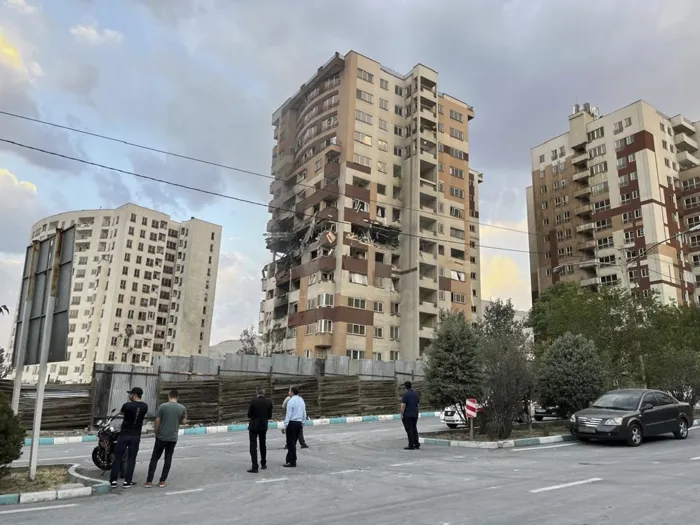 إيران تبلغ قطر وسلطنة عمان بأنها لن تتفاوض في ظل الهجوم الإسرائيلي