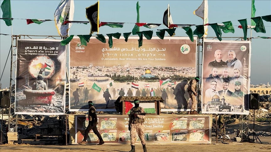غزة.. تجهيزات لتسليم الأسرى الإسرائيليين الثلاثة في خان يونس