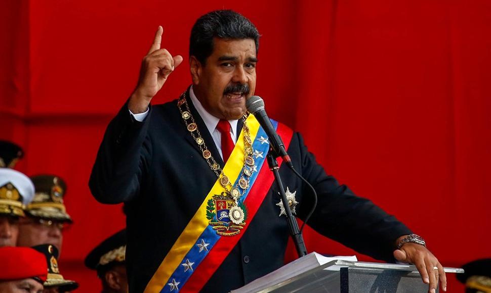 الرئيس ترامب : اعتقلنا مادورو وزوجته 