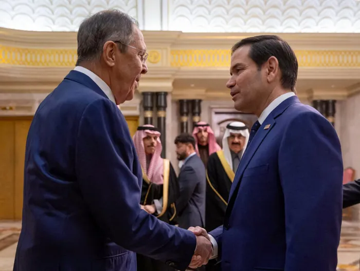 وزير خارجية روسيا لنظيره الأمريكي: موسكو تتطلع لعلاقات مستقرة مع واشنطن