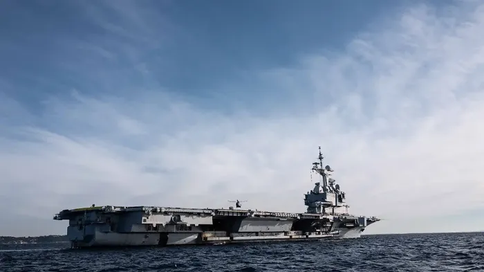 وداعا "شارل ديجول".. فرنسا تبني حاملة طائرات جديدة رغم أزمتها المالية