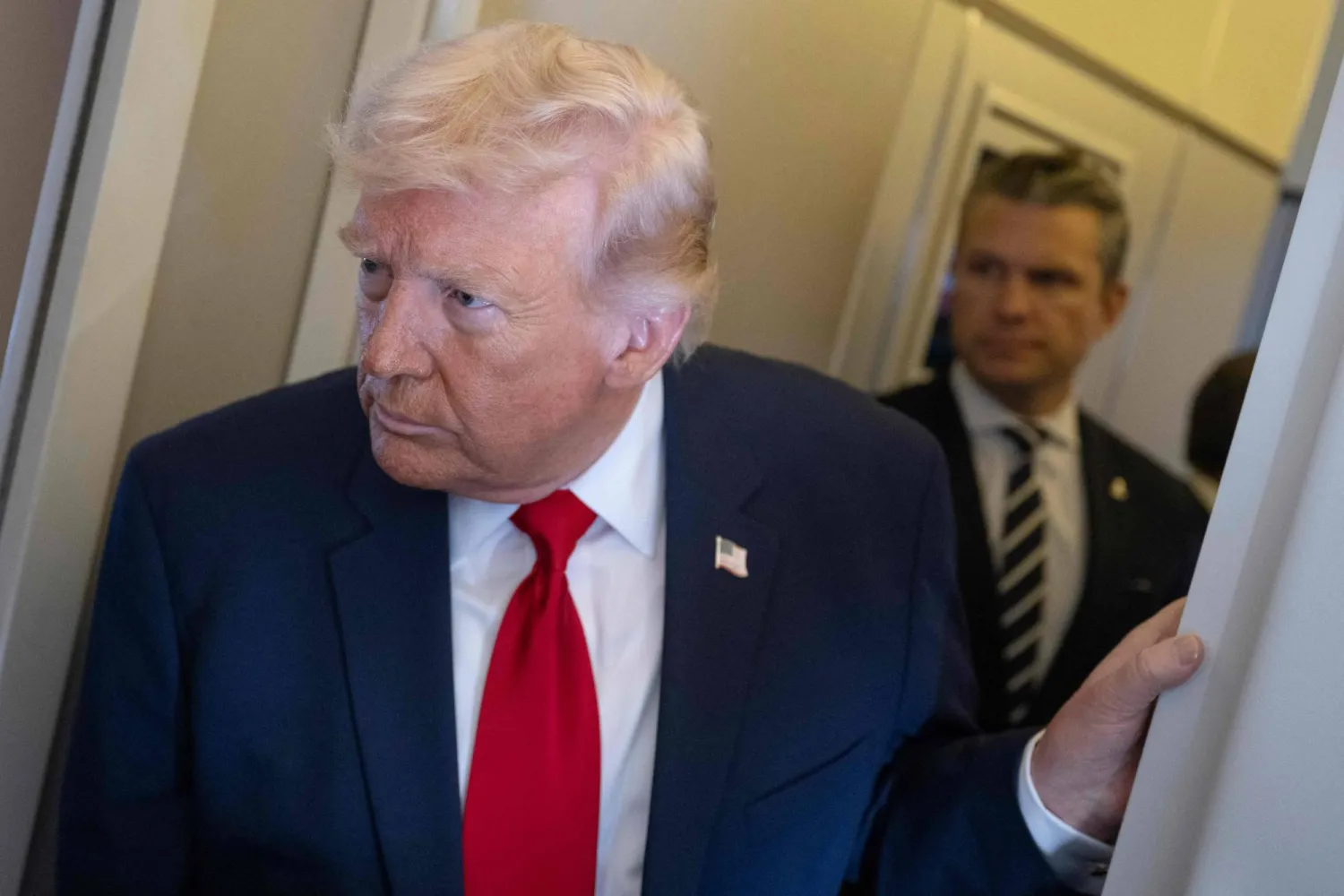 ترمب يلمح إلى احتمال نشر قوات برية في إيران