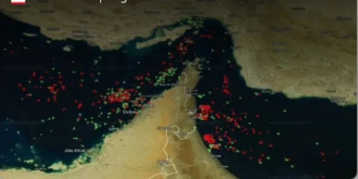 أسطول ناقلات نفط يغادر الخليج ويعبر مضيق هرمز