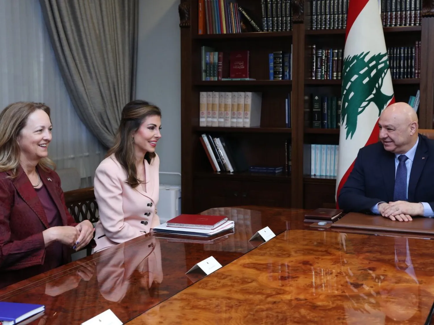 لبنان: أورتاغوس توسّع ملفاتها من الأمن للإصلاحات