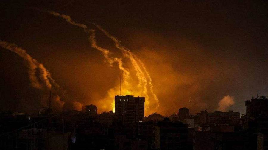 استشهاد 5 فلسطينيين في قصف للطيران الإسرائيلي استهدف خيمة تأوي نازحين