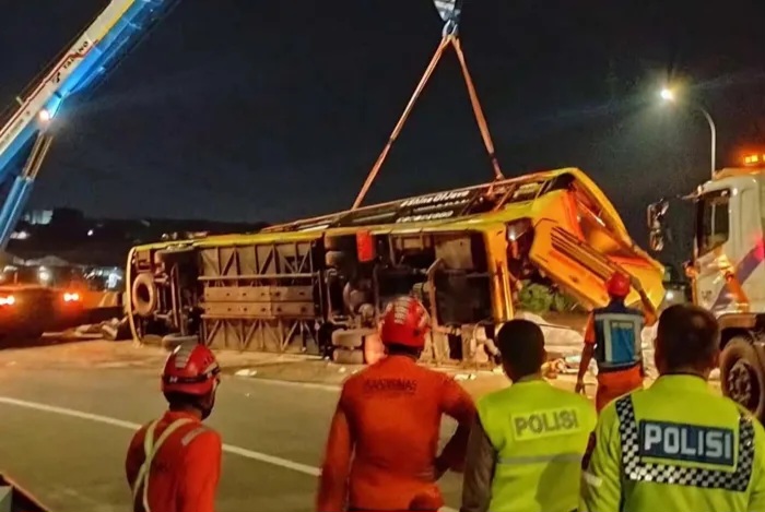 إندونيسيا.. مصرع وإصابة 34 في حادث سير بمقاطعة جاوة الوسطى