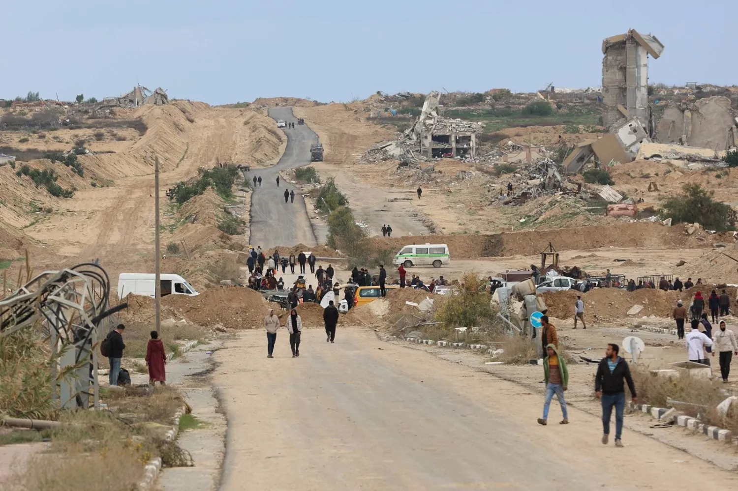 غزة «مقطعة الأوصال»... وإسرائيل تحاول «عزل رفح»