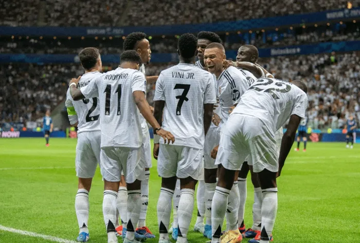 مورينيو وديشامب وكلوب أبرز المرشحين لتدريب ريال مدريد