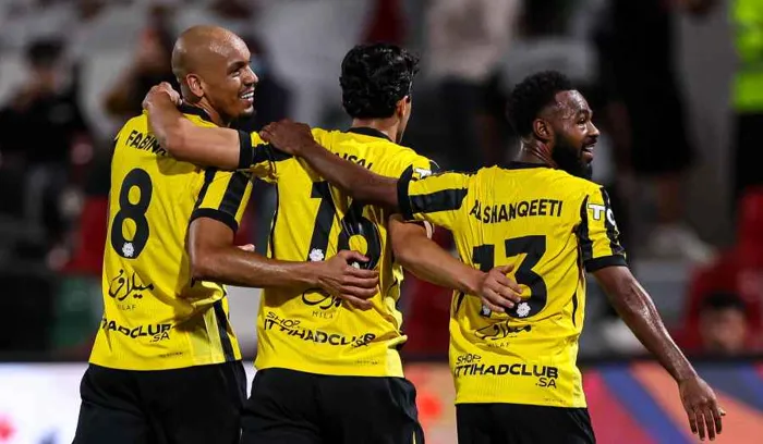 الاتحاد يفوز على الاتفاق بثلاثية في الدوري السعودي