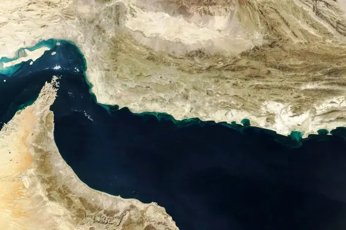 رويترز: إيران استعدت لتلغيم مضيق هرمز بعد هجوم إسرائيل الأول