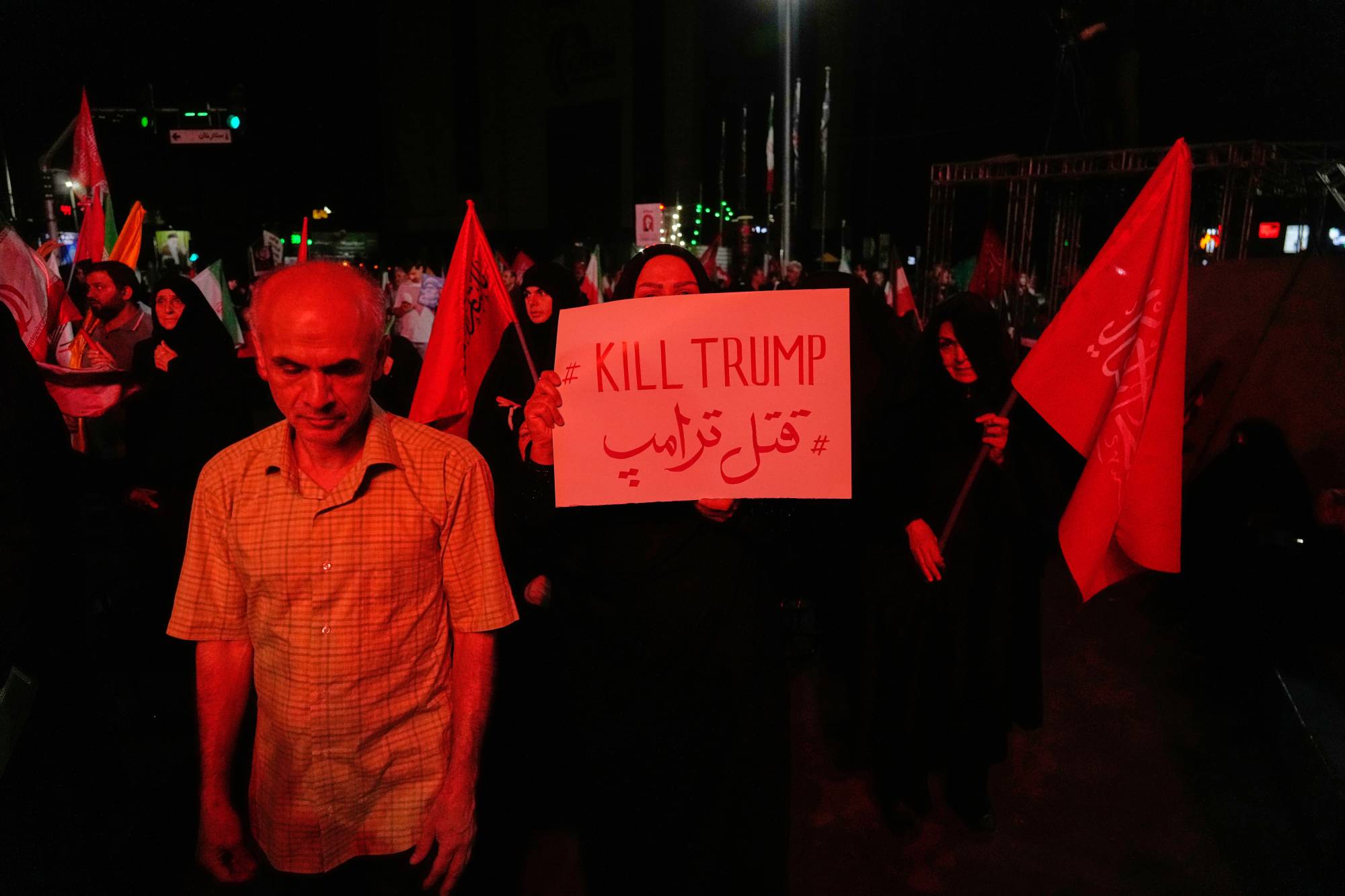ترمب: نهاجم القدرات الإيرانية ذات الصلة بمضيق هرمز