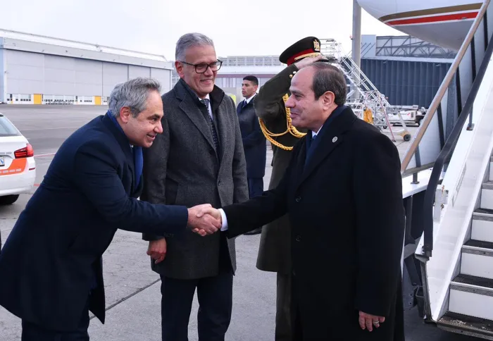 الرئيس السيسي يعود إلى القاهرة بعد مشاركته في منتدى دافوس الاقتصادي