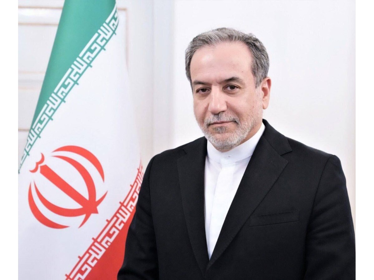 وزير الخارجية الإيراني ونظيره الهولندي يبحثان العلاقات الثنائية والقضايا الإقليمية والدولية
