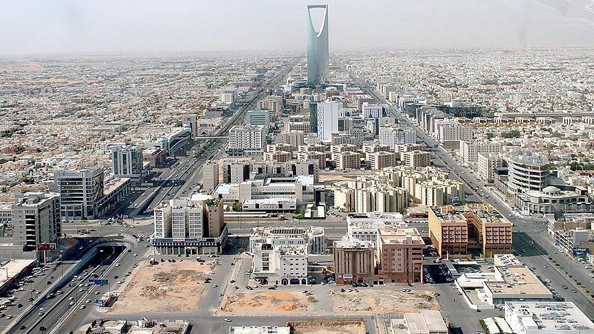 السعودية تعلن الأرقام الأولية لمشروع موازنة 2025 بإجمالي إيرادات مقدرة تبلغ 315.7 مليار دولار.