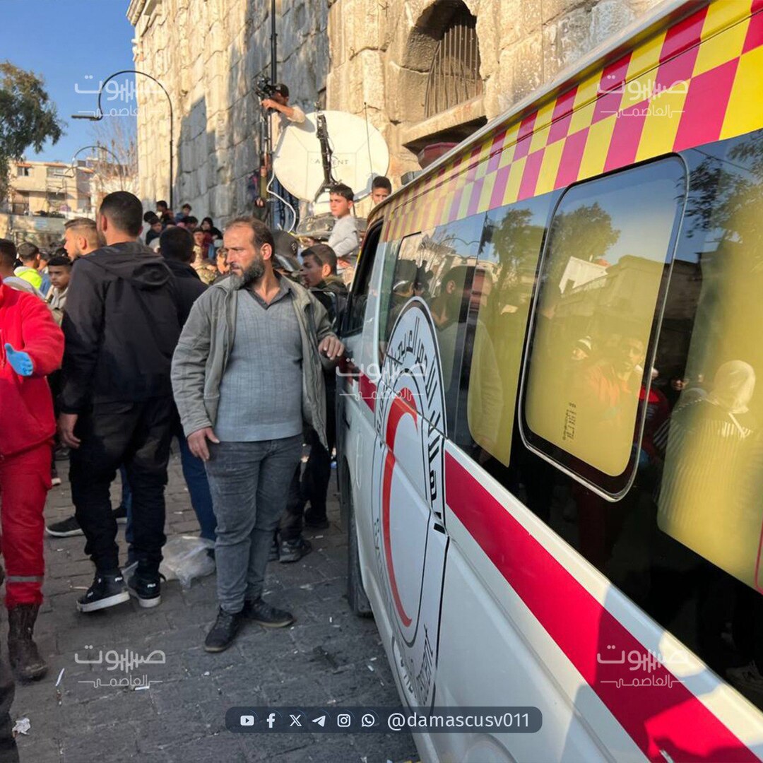 أغلق الأمن السوري المسجد الأموي بعد أن تحولت وليمة طعام مجانية إلى مأساة، في حين علق محافظ دمشق على الحادثة.