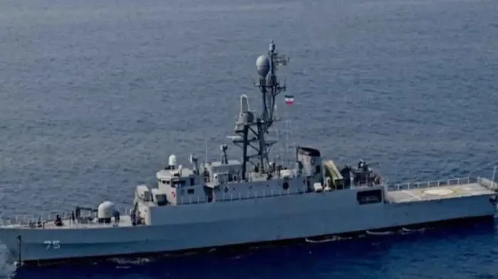 بعد اعتراض سفينة إيرانية.. طهران تتوعد بالرد وواشنطن تبرر تصرفها